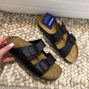 SOLD ‼️ NWT Birkenstock Arizona Slide Sandals